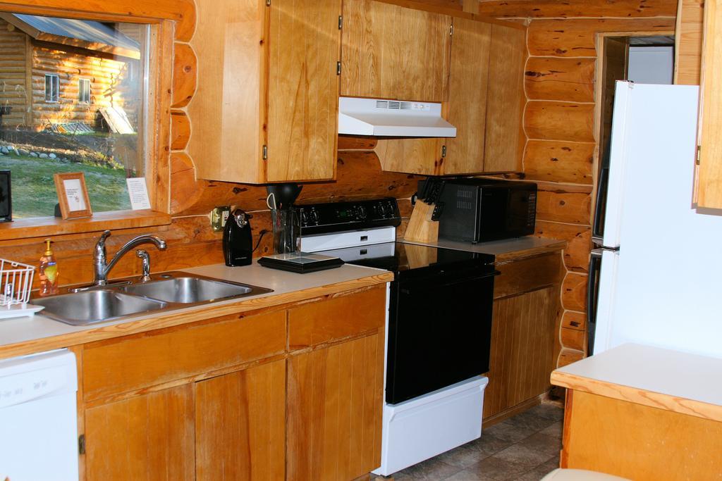 Bear Den Vacation Home Anchor Point Værelse billede